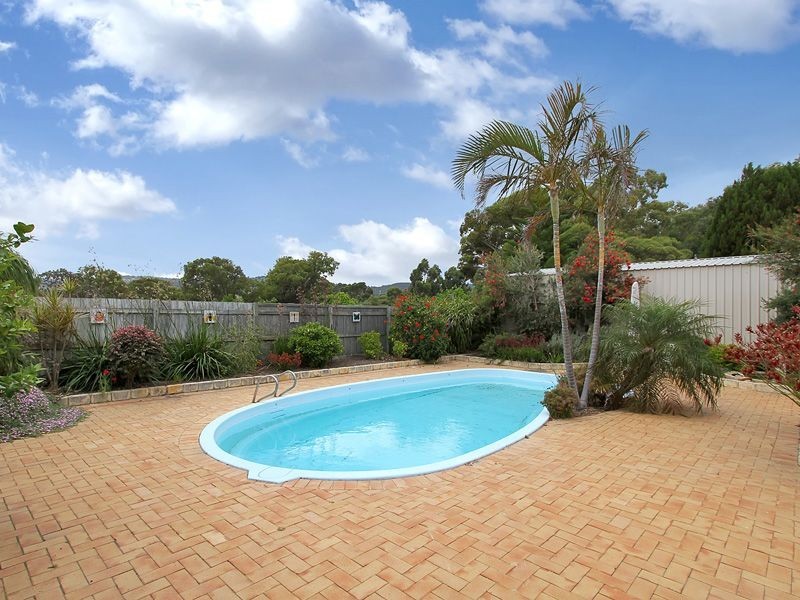 56 Victoria Road, Wattle Grove WA 6107