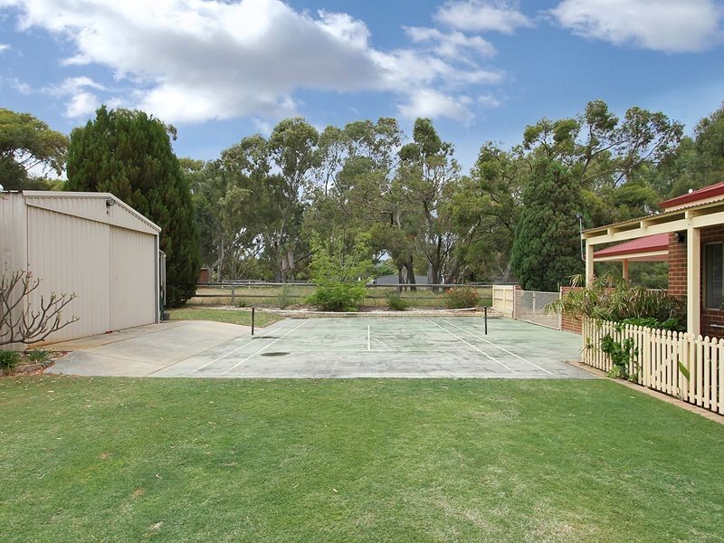 56 Victoria Road, Wattle Grove WA 6107