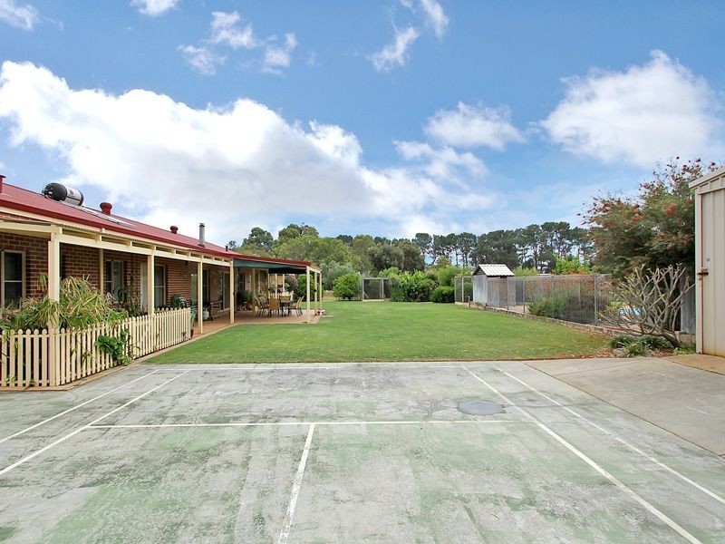 56 Victoria Road, Wattle Grove WA 6107