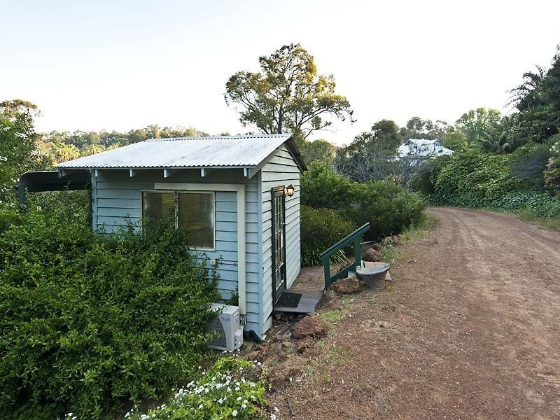 34 Heidelberg Road, Bickley WA 6076