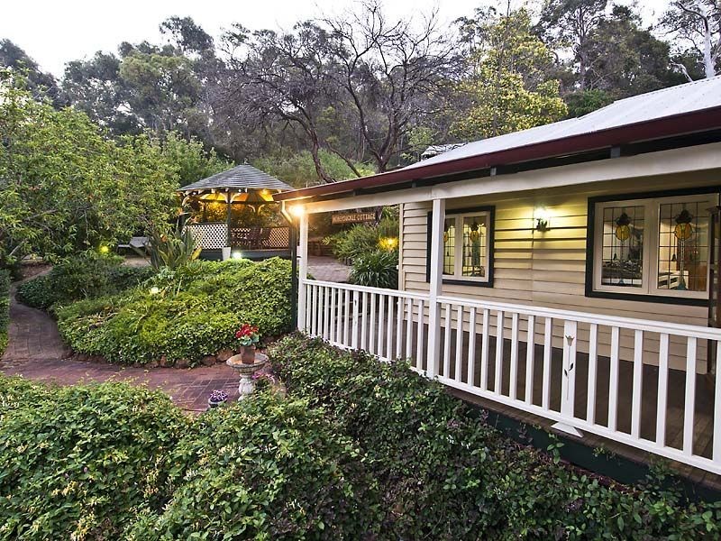 34 Heidelberg Road, Bickley WA 6076