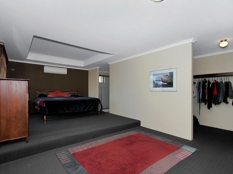 2 Kalari Drive, Wattle Grove WA 6107