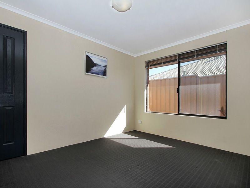 2 Kalari Drive, Wattle Grove WA 6107