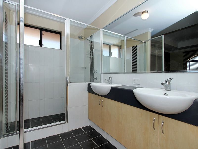 2 Kalari Drive, Wattle Grove WA 6107