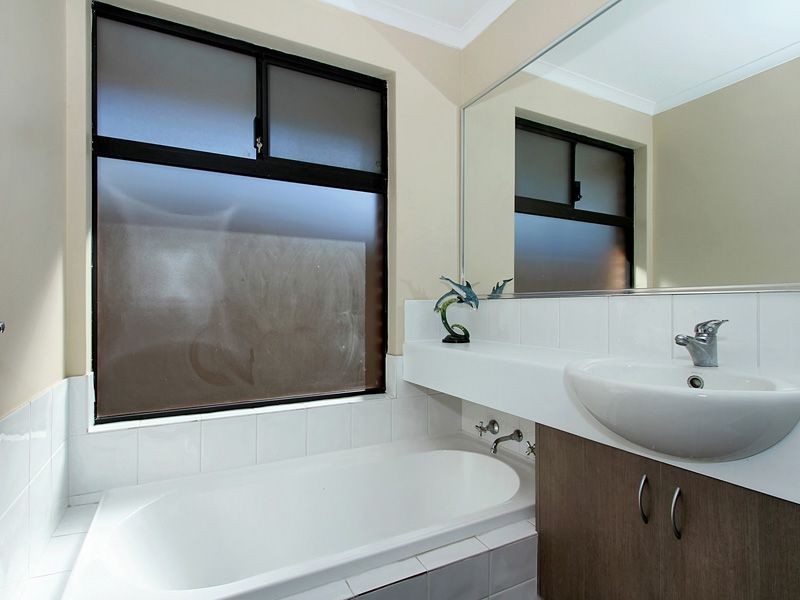 2 Kalari Drive, Wattle Grove WA 6107