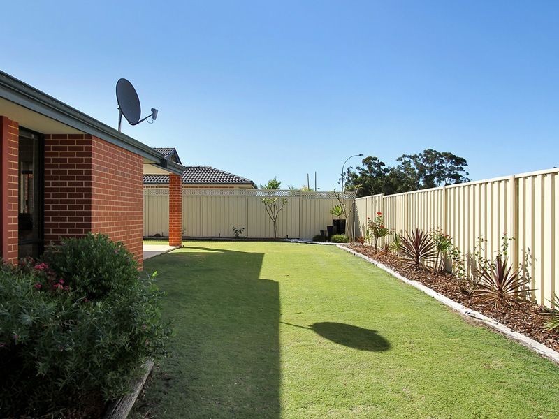 2 Kalari Drive, Wattle Grove WA 6107