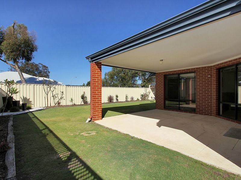 2 Kalari Drive, Wattle Grove WA 6107
