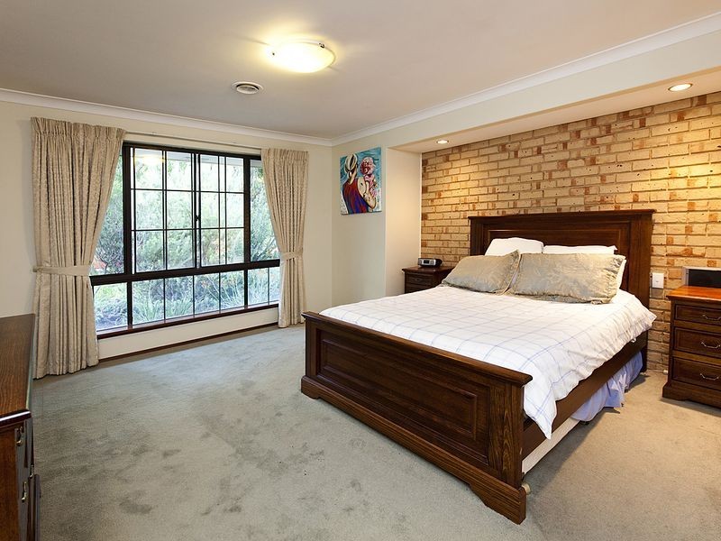 14 Hawkvalley Crescent, Maida Vale WA 6057