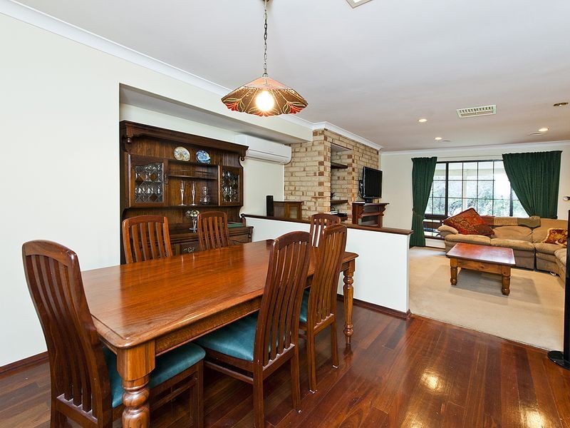 14 Hawkvalley Crescent, Maida Vale WA 6057