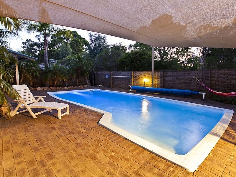 14 Hawkvalley Crescent, Maida Vale WA 6057