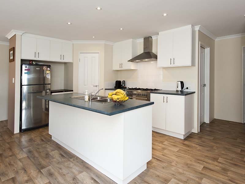 6 Kalil Fawy, Forrestfield WA 6058