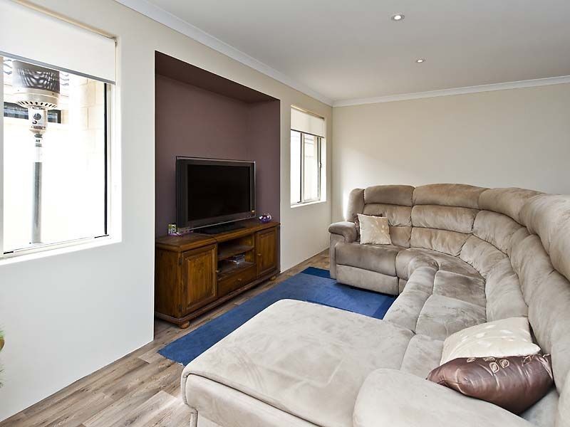 6 Kalil Fawy, Forrestfield WA 6058