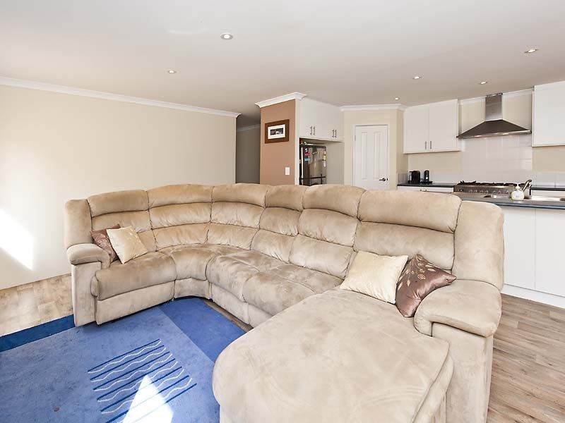 6 Kalil Fawy, Forrestfield WA 6058