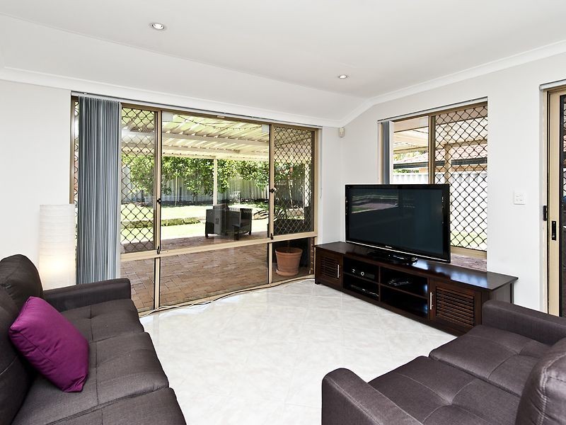 54 Frangipani Loop, Marangaroo WA 6064