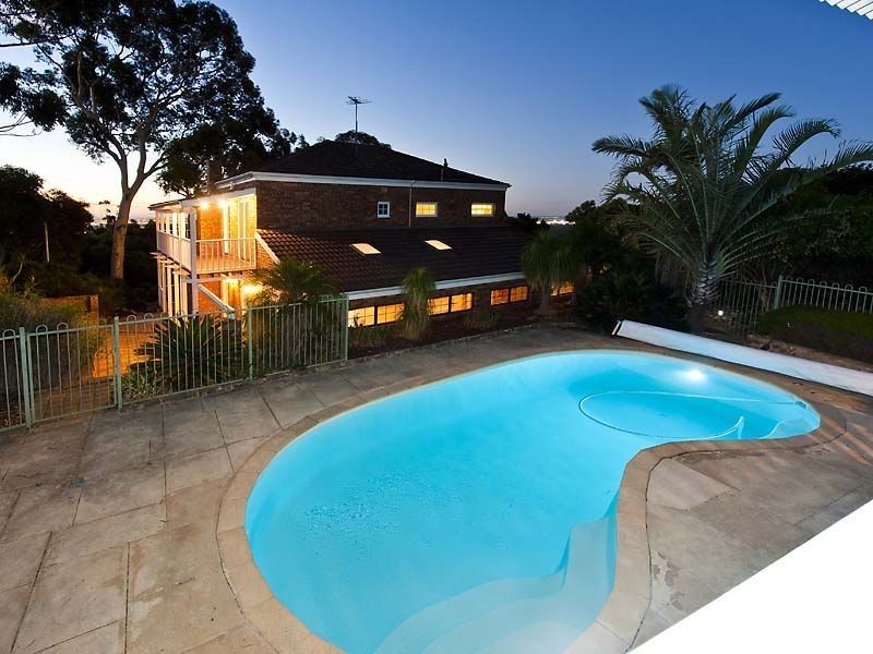 2 Girrawheen Drive, Gooseberry Hill WA 6076