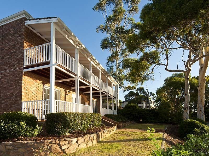 2 Girrawheen Drive, Gooseberry Hill WA 6076