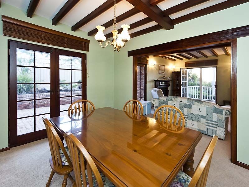 2 Girrawheen Drive, Gooseberry Hill WA 6076