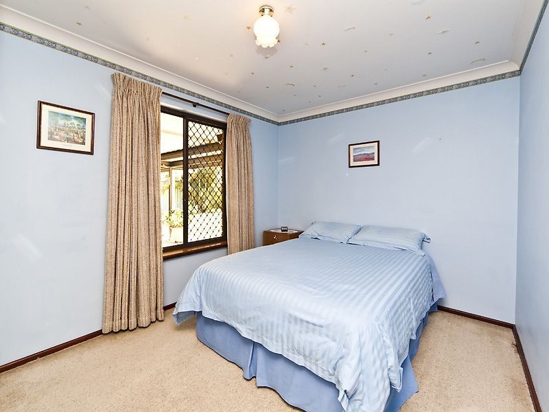 70 Solandra Way, Forrestfield WA 6058