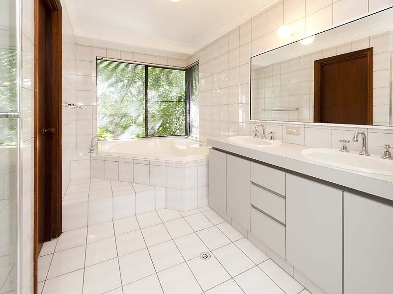 6 Moonglow Rise, Maida Vale WA 6057