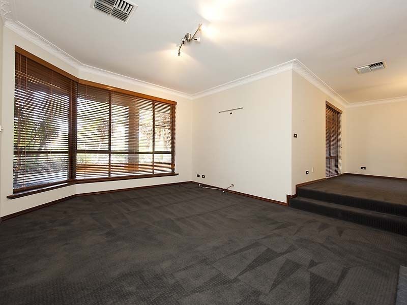 6 Moonglow Rise, Maida Vale WA 6057