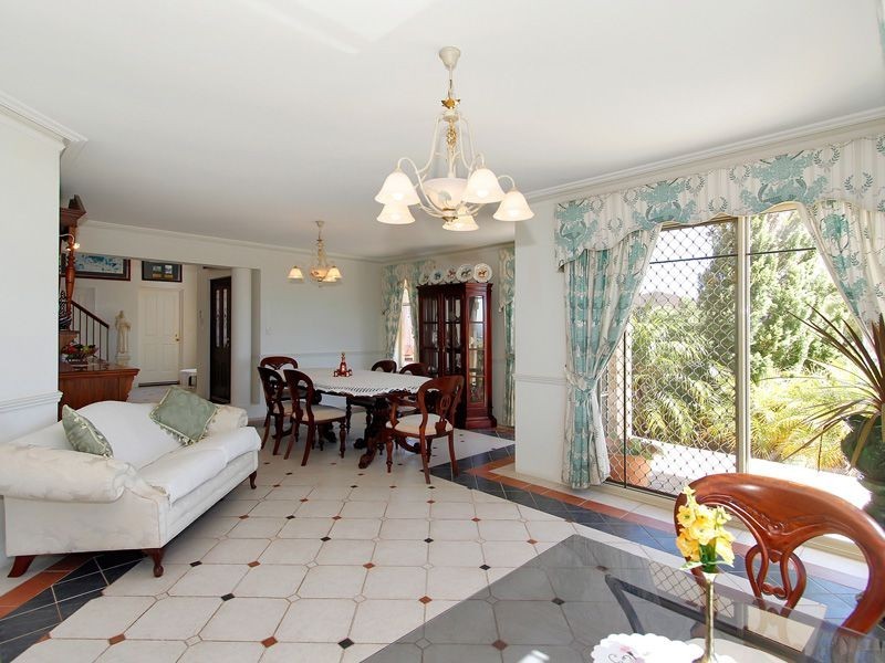 207 Falls Road, Lesmurdie WA 6076