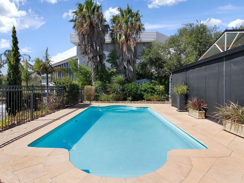 207 Falls Road, Lesmurdie WA 6076