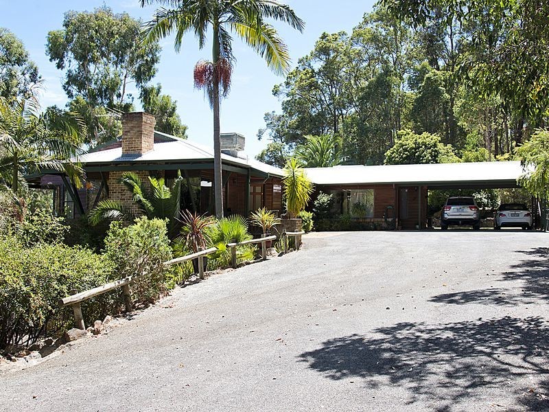 29 Loaring Road, Bickley WA 6076