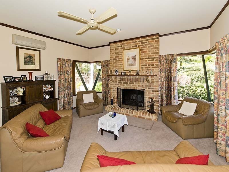 29 Loaring Road, Bickley WA 6076