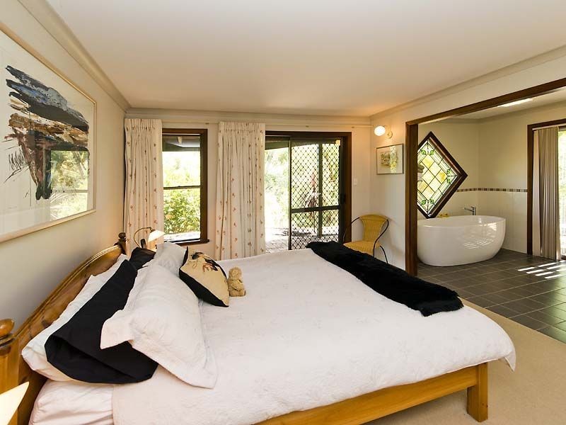 29 Loaring Road, Bickley WA 6076