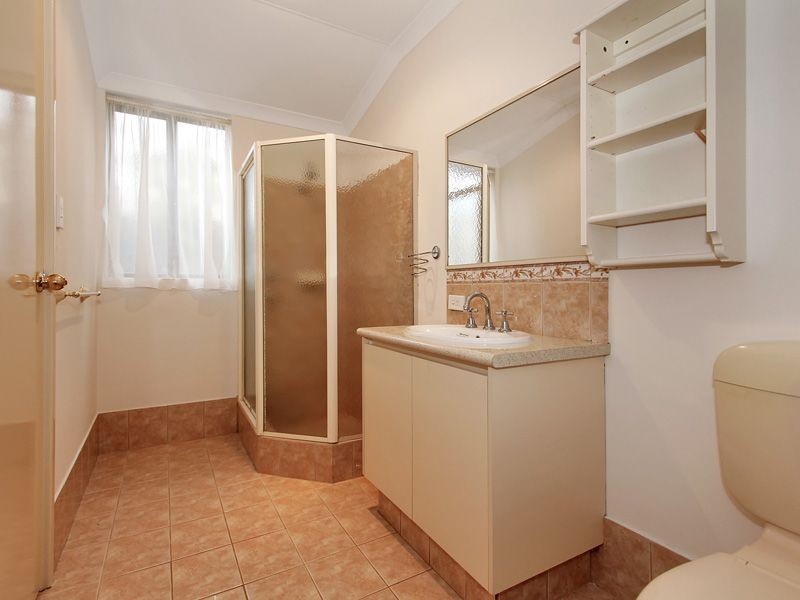 20 Freeduff Drive, Wattle Grove WA 6107