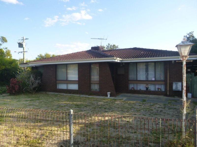 1 Gilmore Place, Forrestfield WA 6058