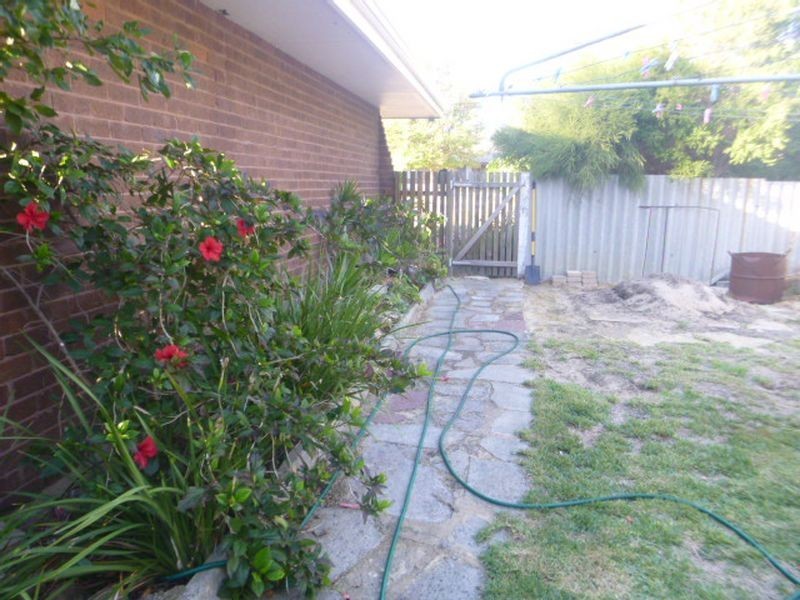 1 Gilmore Place, Forrestfield WA 6058