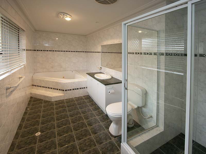 7 Feeney Gardens, High Wycombe WA 6057