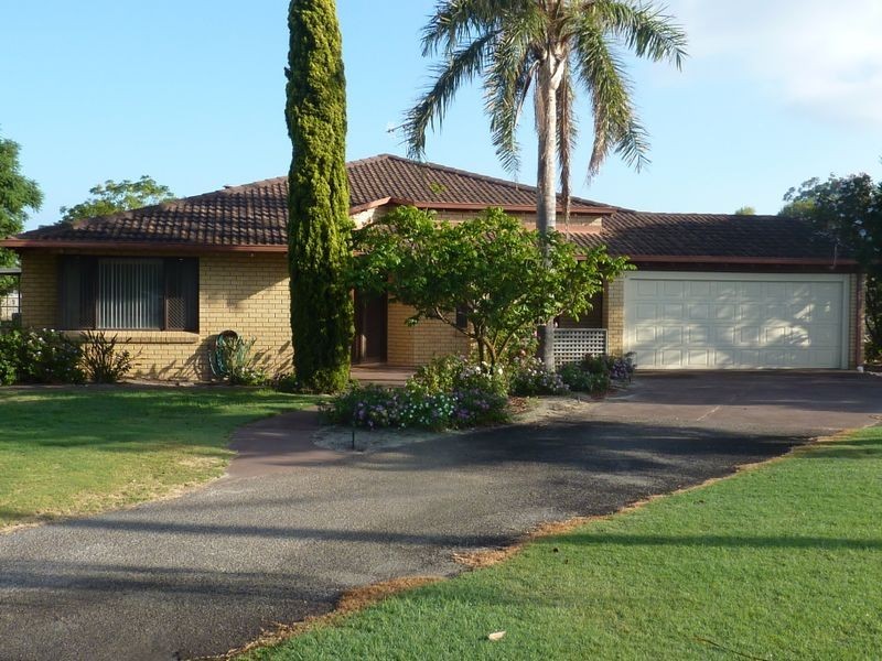 14 Brentwood Road, Wattle Grove WA 6107