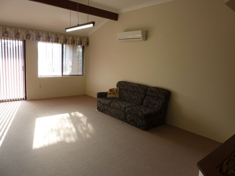 14 Brentwood Road, Wattle Grove WA 6107