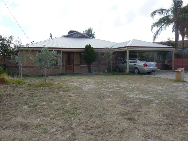 18 Banksia Circle, Thornlie WA 6108