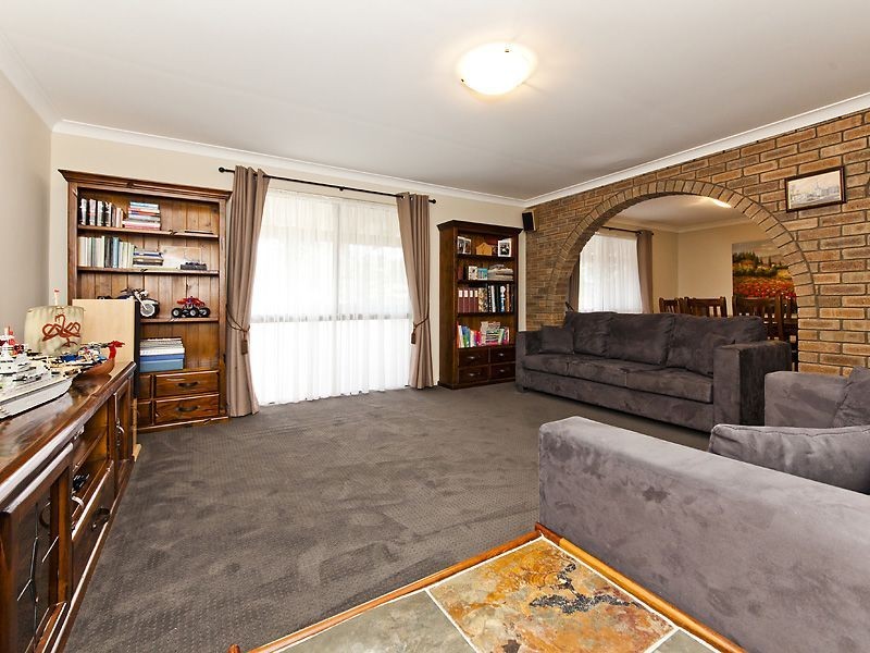 36 Scenic Drive, Maida Vale WA 6057