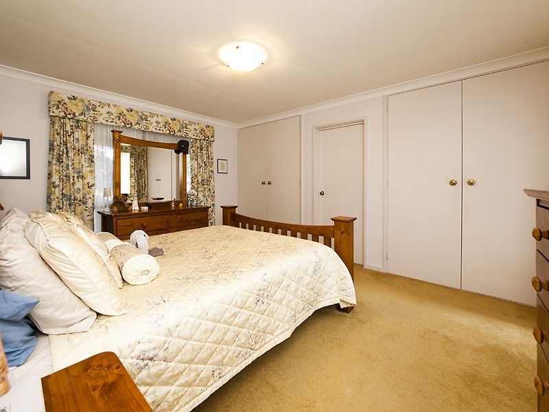 36 Scenic Drive, Maida Vale WA 6057