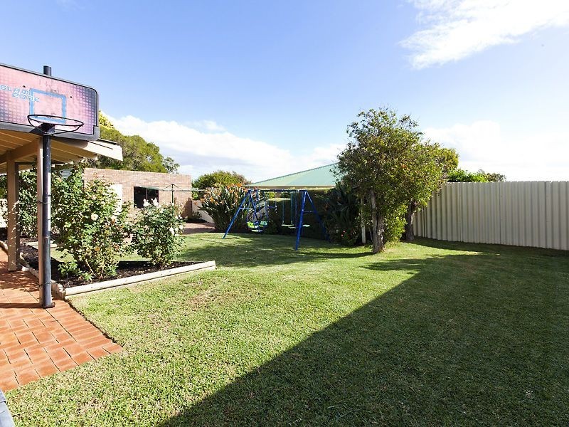 36 Scenic Drive, Maida Vale WA 6057