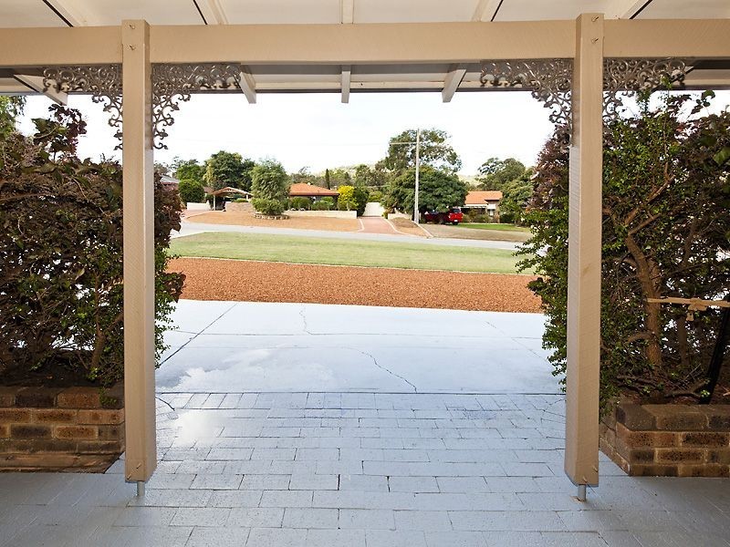 36 Scenic Drive, Maida Vale WA 6057