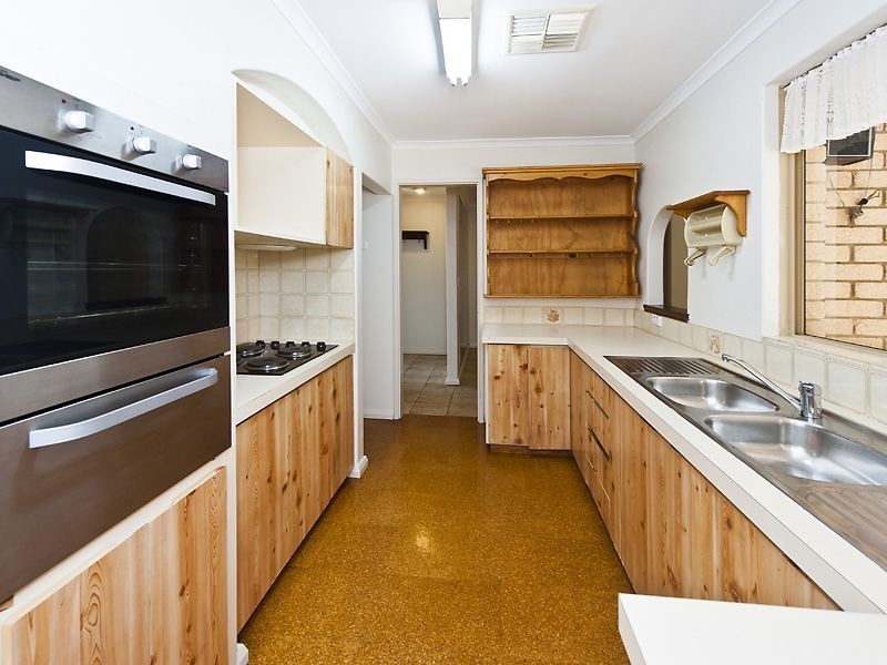 9 Cockatoo Court, High Wycombe WA 6057