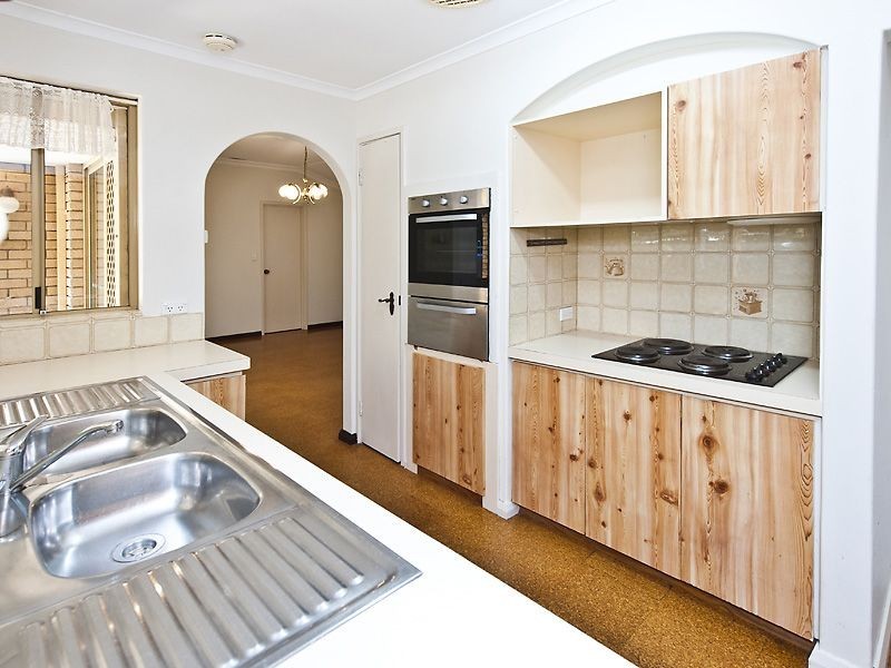 9 Cockatoo Court, High Wycombe WA 6057