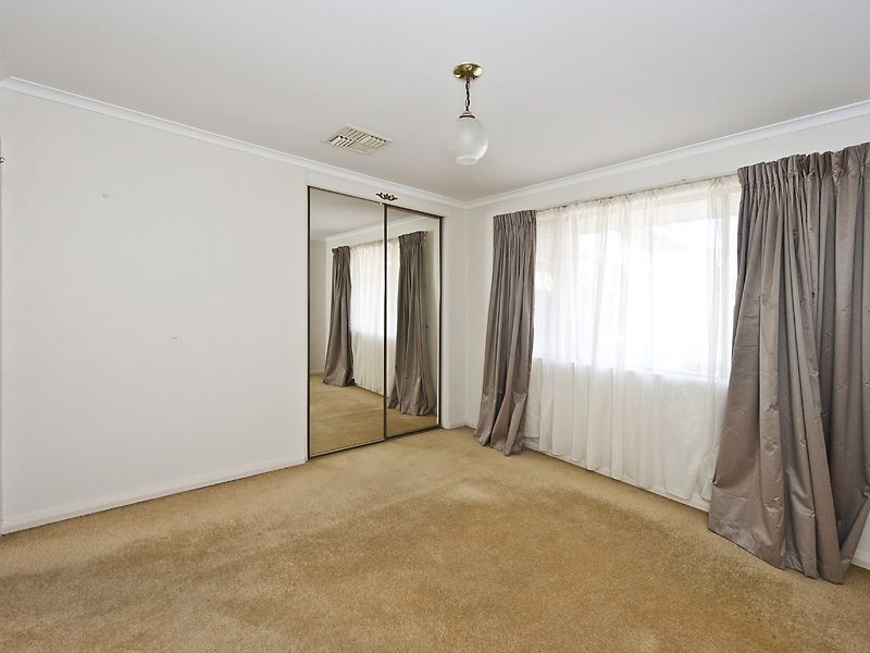 9 Cockatoo Court, High Wycombe WA 6057