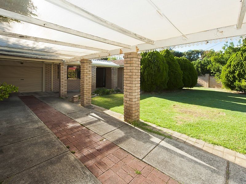 9 Cockatoo Court, High Wycombe WA 6057