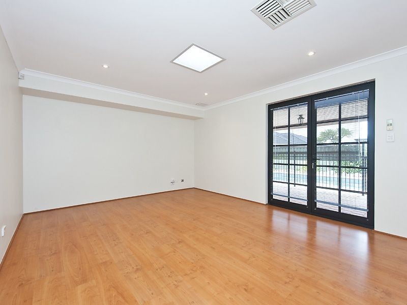 4 Welby Crescent, High Wycombe WA 6057