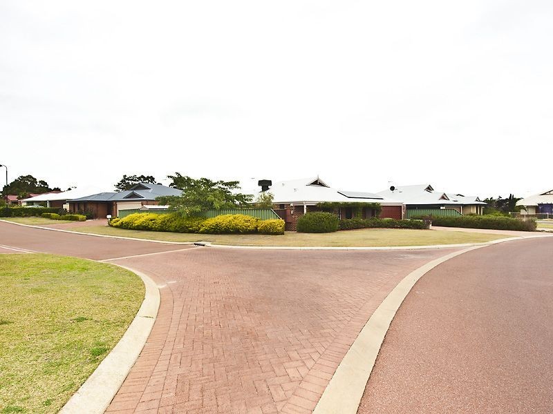 4 Welby Crescent, High Wycombe WA 6057