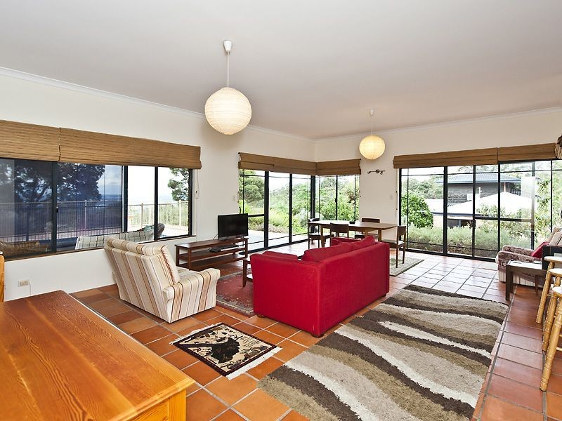 11 Arthur Road, Gooseberry Hill WA 6076