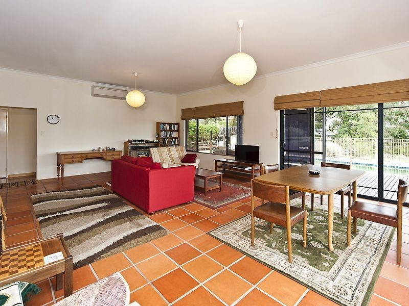 11 Arthur Road, Gooseberry Hill WA 6076