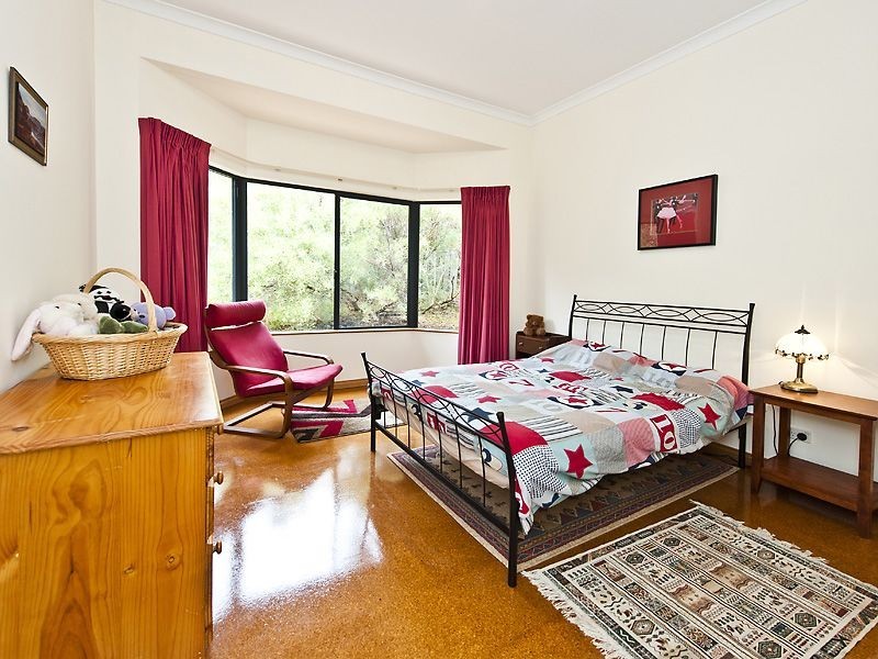 11 Arthur Road, Gooseberry Hill WA 6076