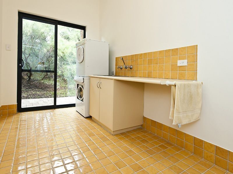 11 Arthur Road, Gooseberry Hill WA 6076